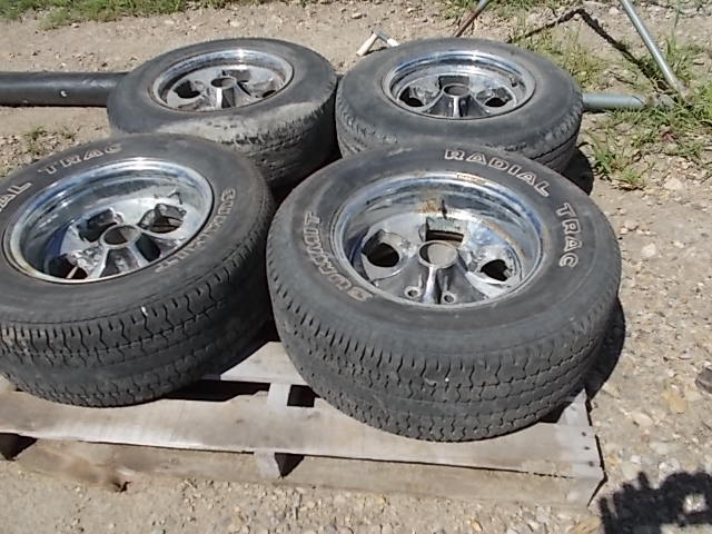 lot 216 image: (4) Keystone Classic Rims with Asst...