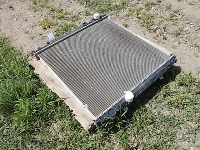 lot 224 image: Freightliner Radiator, 40 x 45 Over...
