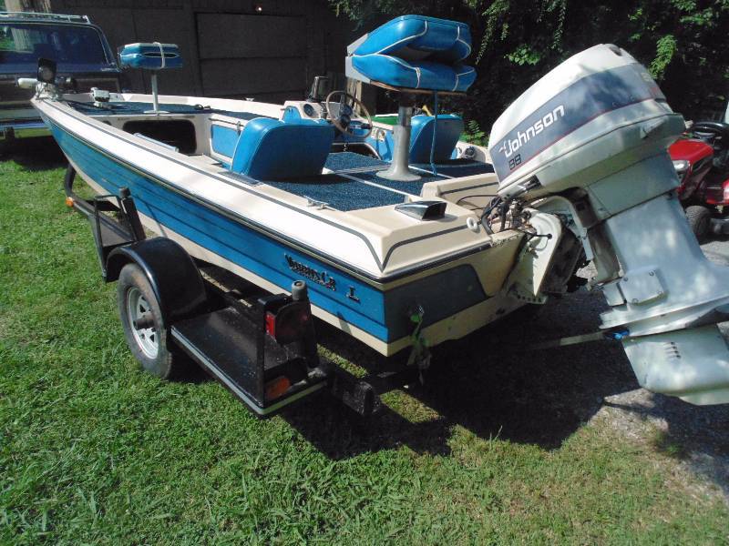 17 foot Pro Medalist Bass Boat