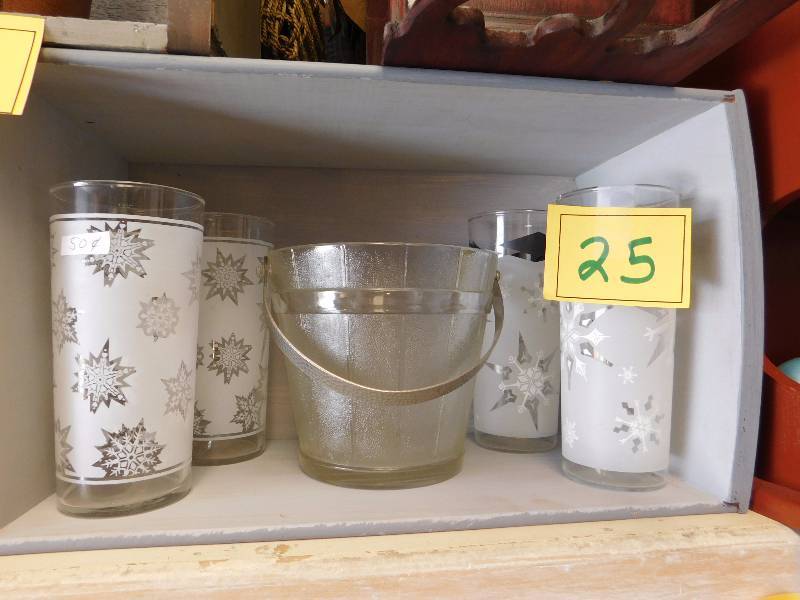 barware  and glass ice bucket