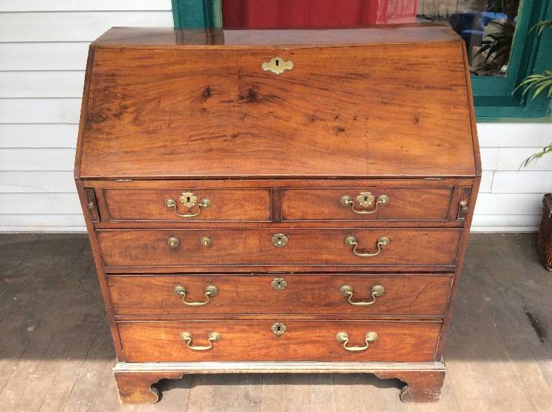 Revolutionary War Era Georgian Mahagony Bureau