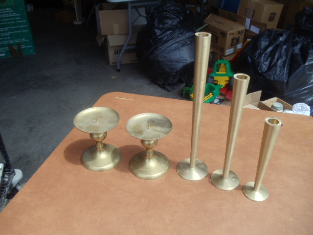 lot 17 image: Candle Holders