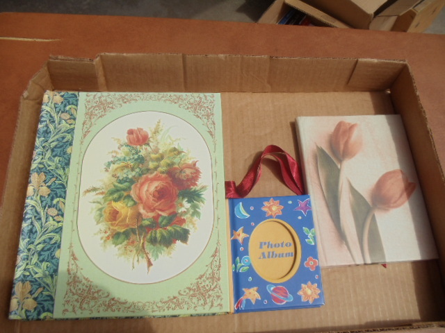 lot 20 image: Picture Albums