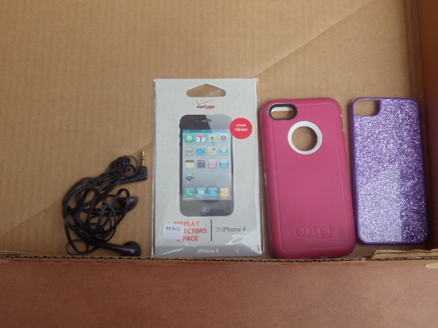 lot 31 image: Misc. Phone Items