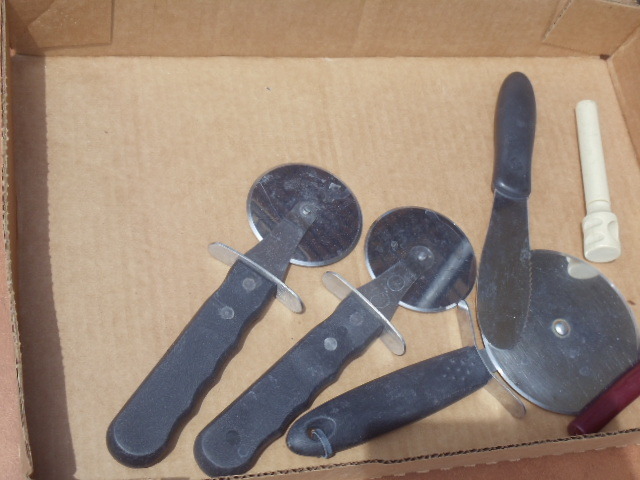 lot 35 image: Pizza Cutters, Wine Openers, Knife