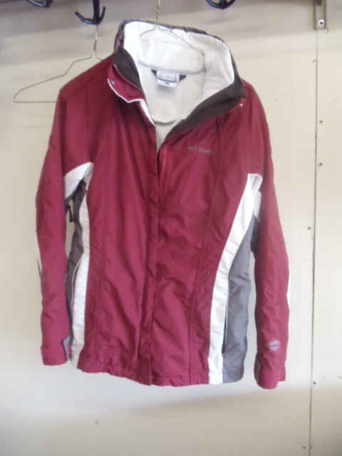 lot 77 image: Columbia Jacket