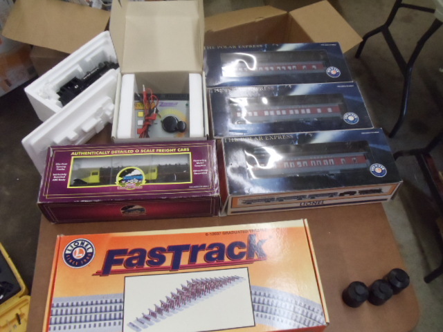 lot 81 image: Lionel train Parts