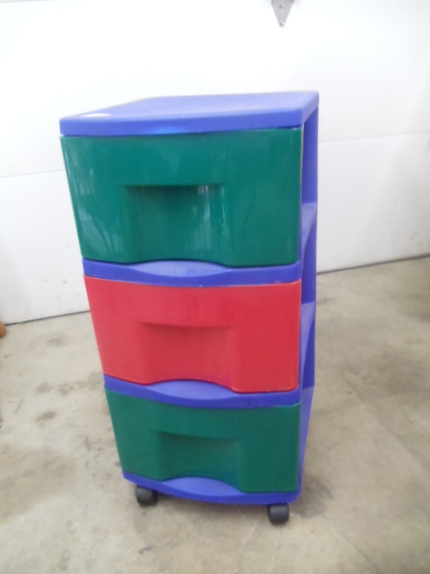 lot 87 image: 3 Drawer Storage