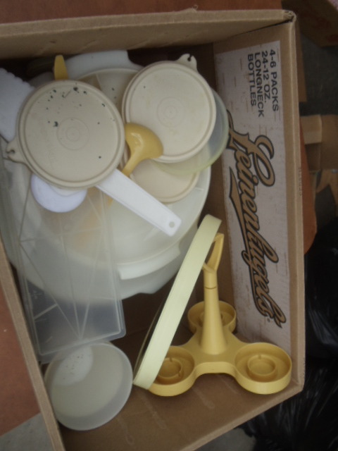 lot 108 image: Vintage TupperwarePlastic
