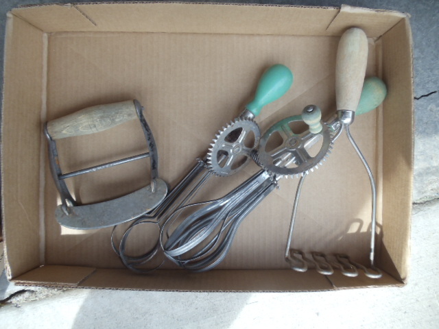 lot 116 image: Vintage Kitchen utensils