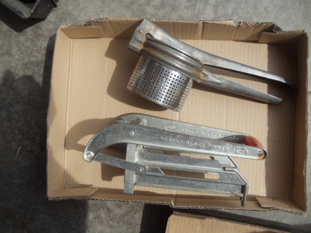 lot 118 image: Potato ricer