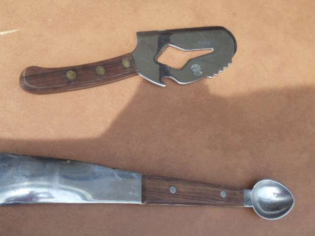 lot 122 image: Utensils