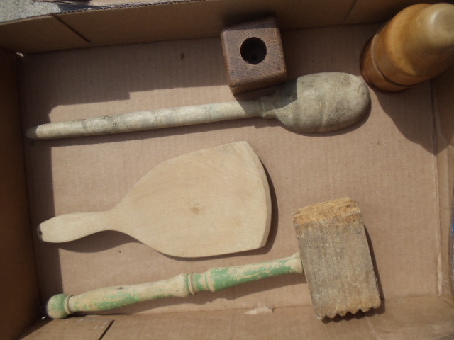 lot 125 image: Wooden Utensils