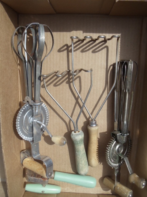 lot 128 image: Vintage Utensils
