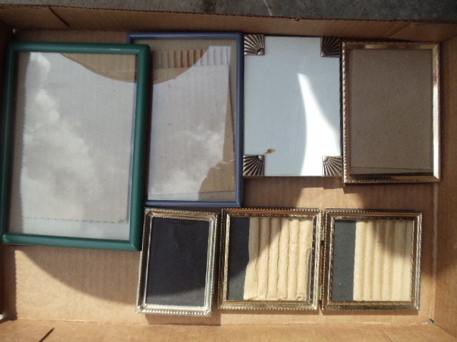 lot 138 image: Picture Frames