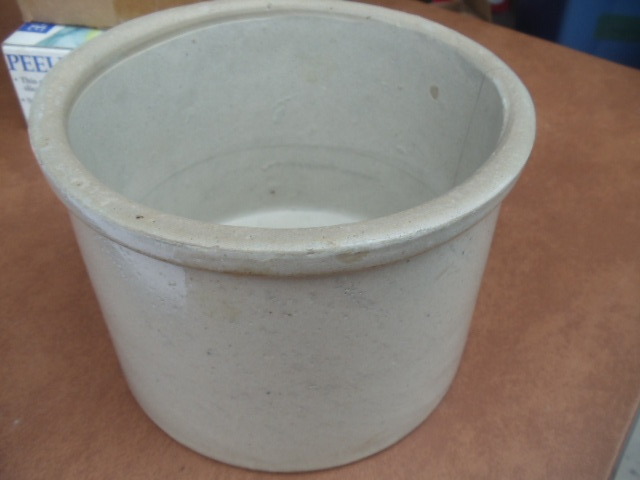 lot 170 image: Crock