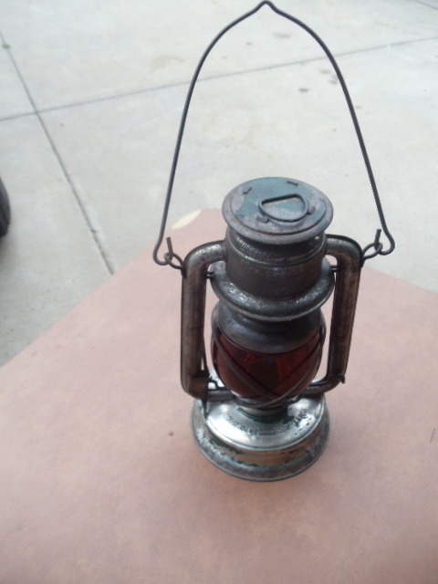 lot 188 image: Railroad Lantern