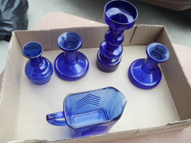 lot 194 image: Blue Glass Items