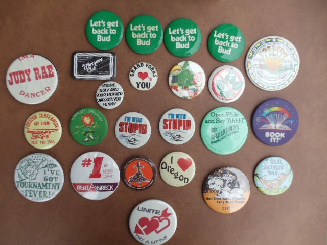 lot 201 image: Buttons