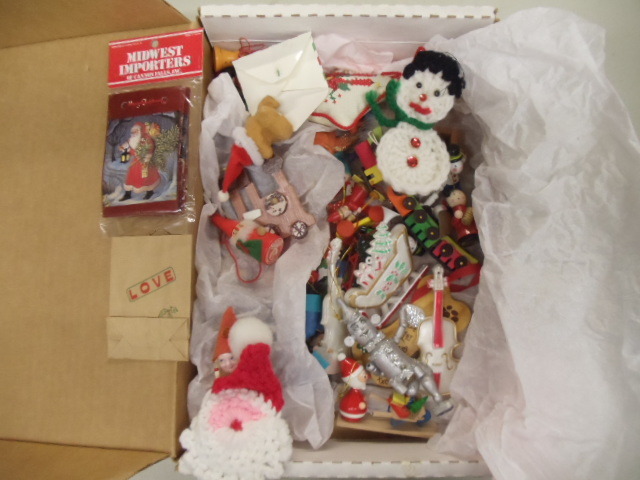 lot 221 image: Vintage Ornaments
