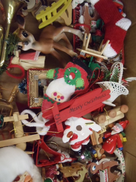 lot 229 image: Vintage Ornaments