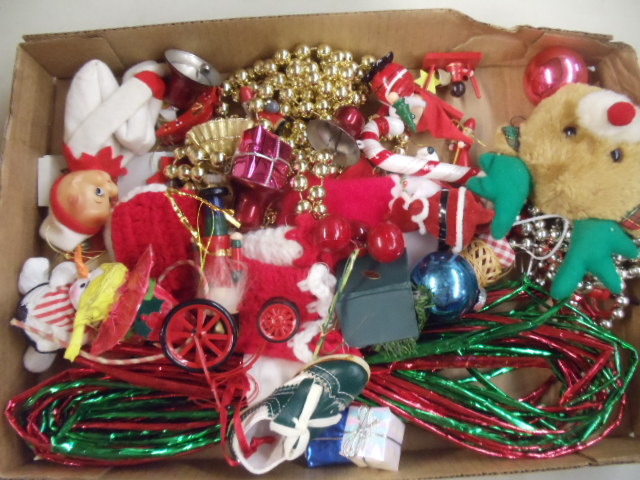 lot 238 image: Vintage  Ornaments