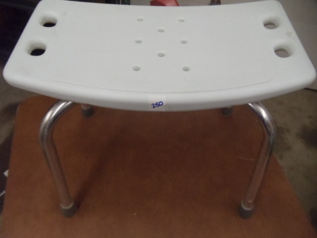 lot 250 image: Shower Chair