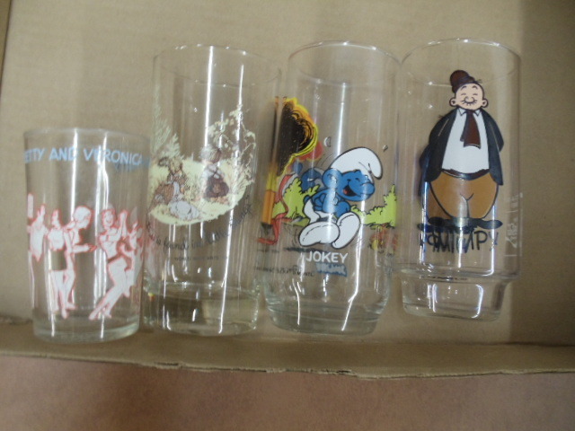 lot 257 image: Glasses