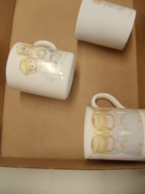 lot 292 image: Mugs