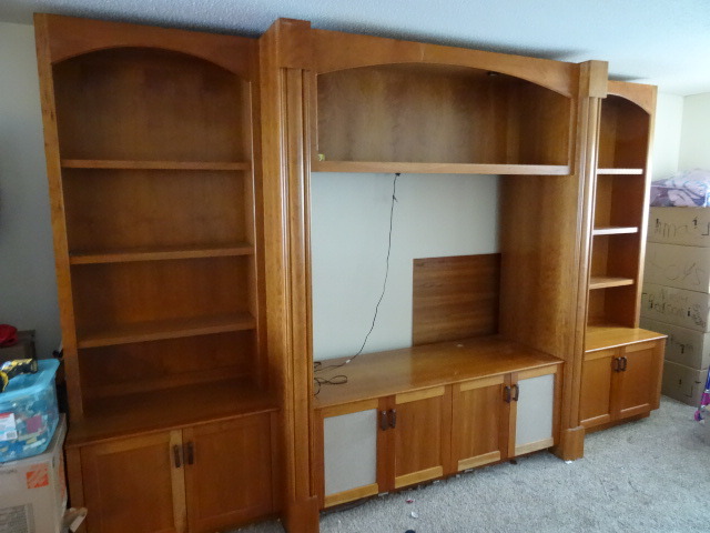 lot 80 image: Entertainment center