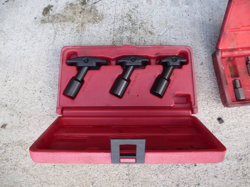 Snap On Stud & Nut die set & ADT Rear axle bearing puller set