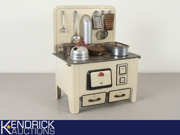lot 5 image: Vintage Mint Condition Complete Tin Toy Stove and Accessories