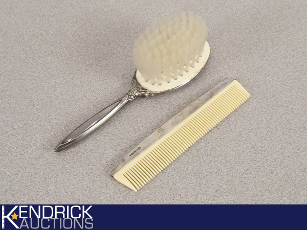lot 9 image: Antique Sterling Silver Handled BrushComb Vanity Set