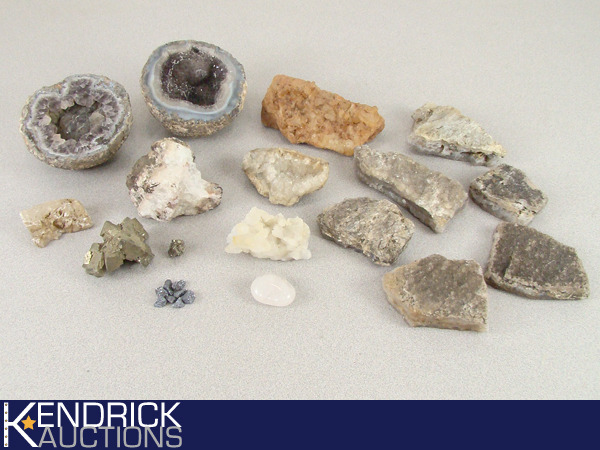lot 13 image: Lot of Geodes, and Crystal Type Unique Rocks