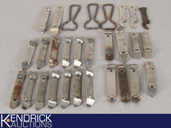 lot 20 image: Lot of Vintage Collectible Metal Glueks Beer Openers