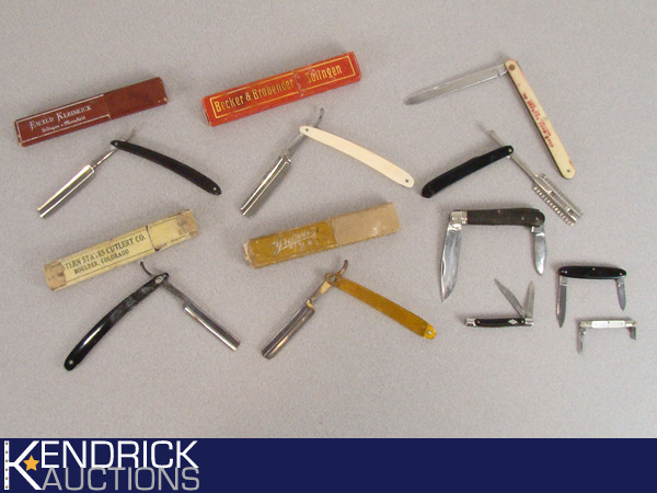 lot 23 image: Lot of 6 Antique Straight Edge Razors, and 4 Pocket Knives
