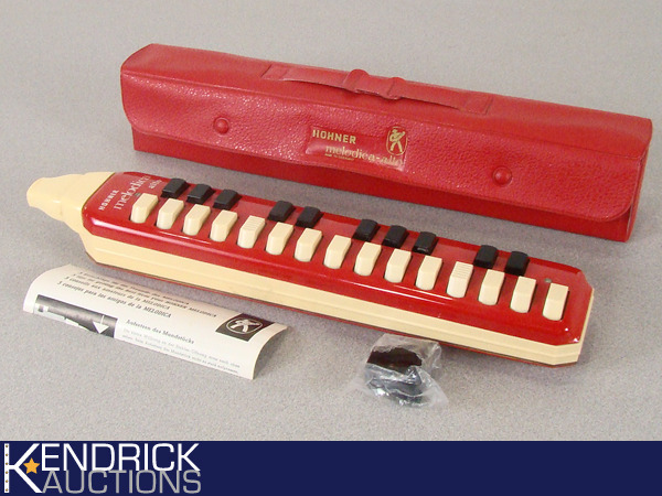 lot 24 image: Vintage Mint NEW Condition Working Hohner Melodica Alto Organ Harmonica
