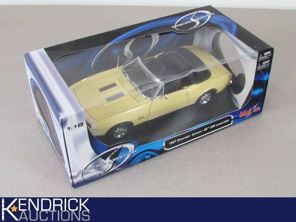 lot 31 image: NIB 118 Maisto 1967 Chevrolet Camaro SS 396 Convertible
