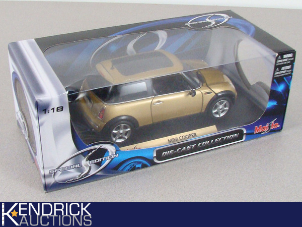 lot 35 image: NIB 118 Maisto Mini Cooper