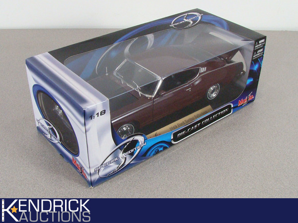 lot 37 image: NIB 118 Maisto 1969 Ford Torino Talladega