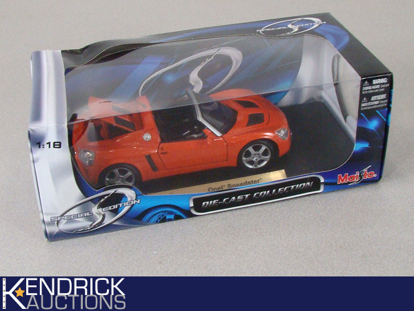 lot 41 image: NIB 118 Maisto Opel Speedster