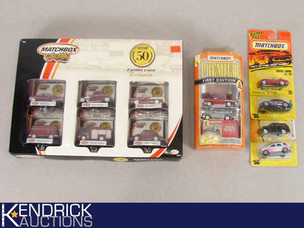 lot 73 image: 12 Vintage MINT ON CARDIN BOX Matchbox Cars