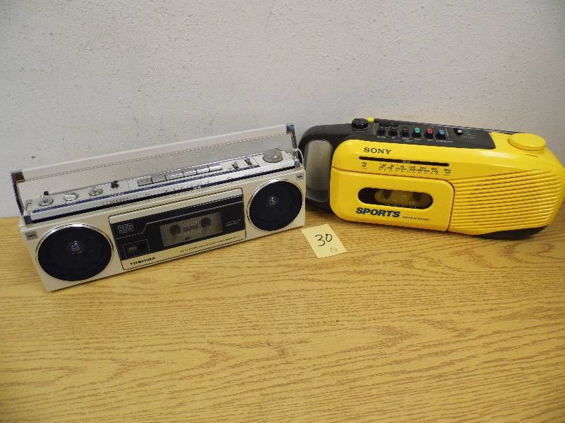 2 Boom Box - Radios
