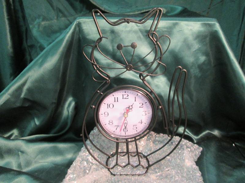 Metal Table Top Cat Clock...