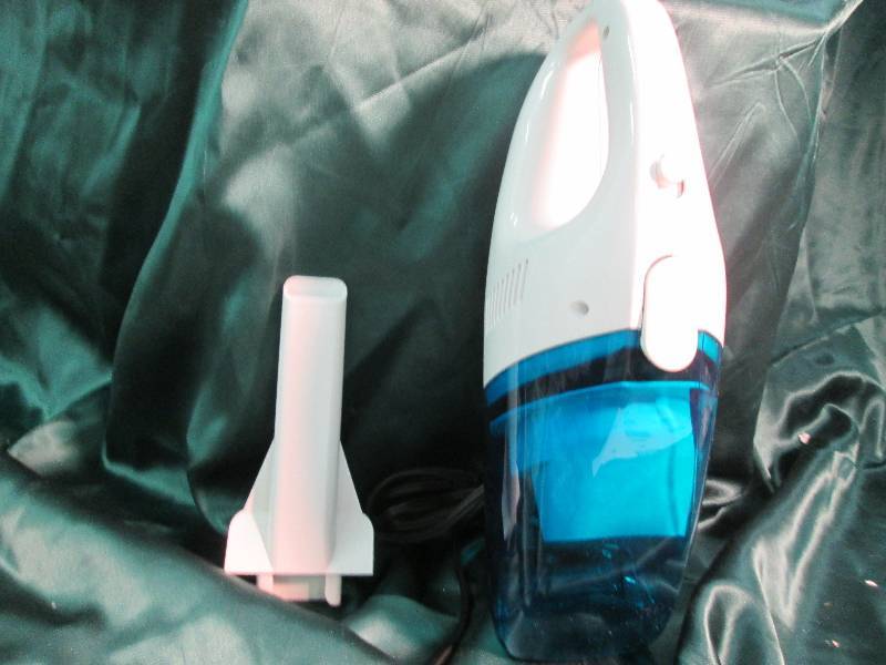 12 volt Handheld Car Vac...