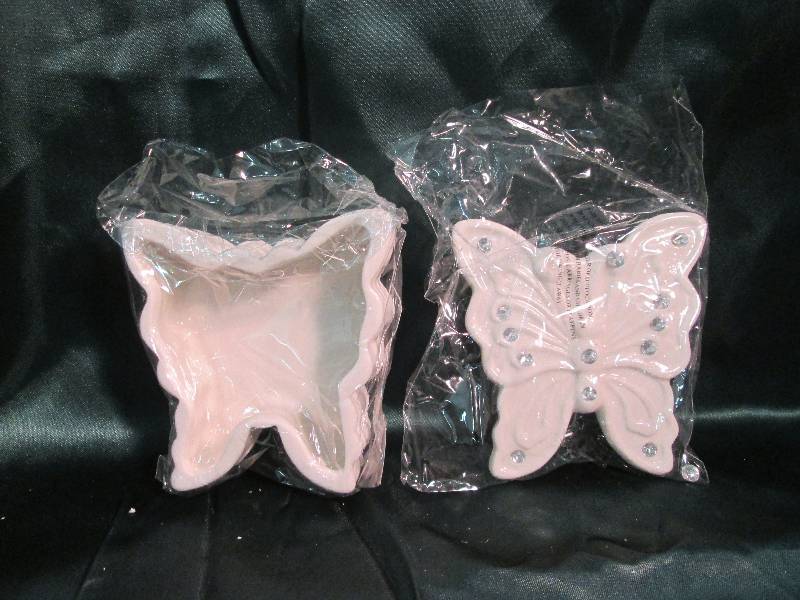 Porcelain Butterfly Trinket Box...