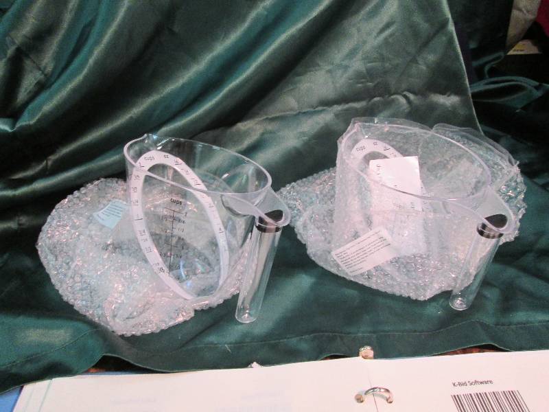 Top View 2 Cup Measuring Cups 2 Pc....