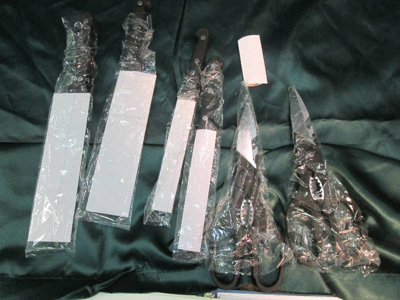 3 Chopping Knives,2 small Knives, 2...
