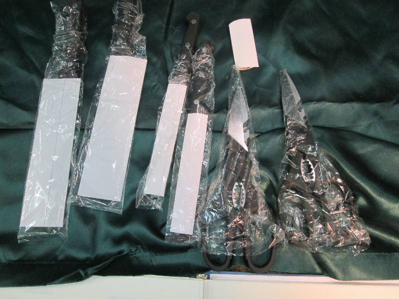 4 Chopping Knives,2 small Knives, 2...