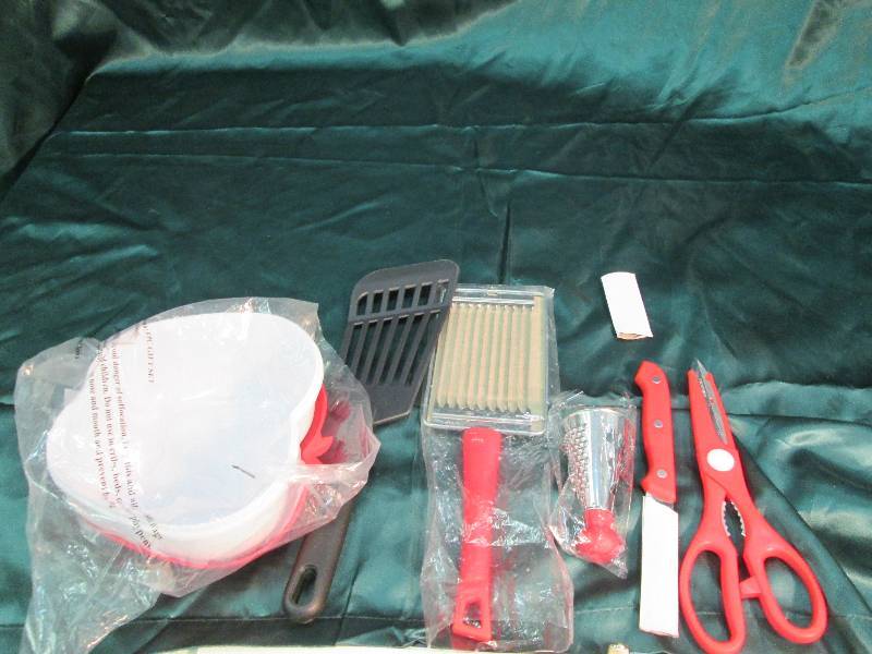 6 pc. Gift Set, Bowl w Lid, Small ...